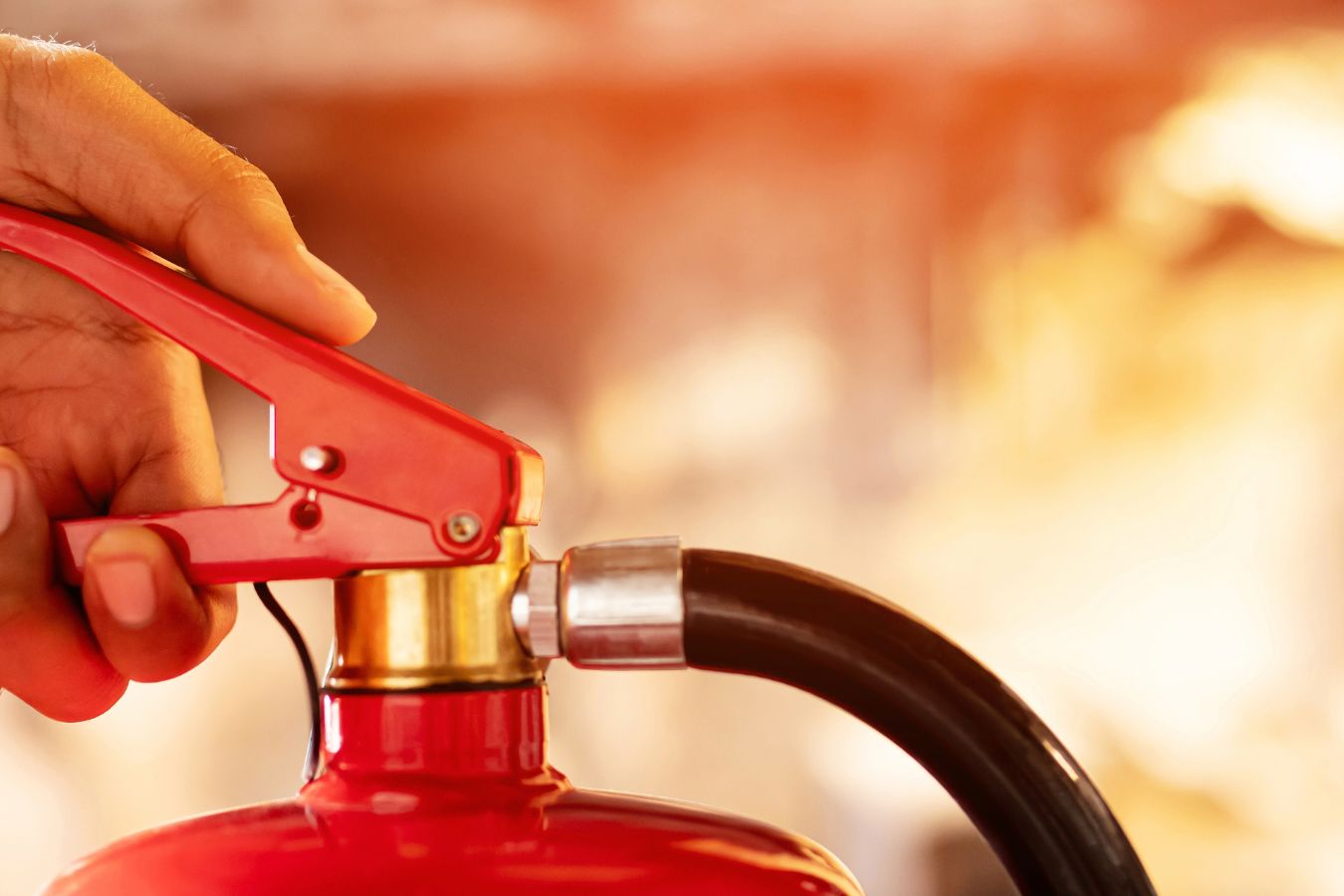 Prevención de incendios a bordo: extintores, sensores y protocolo